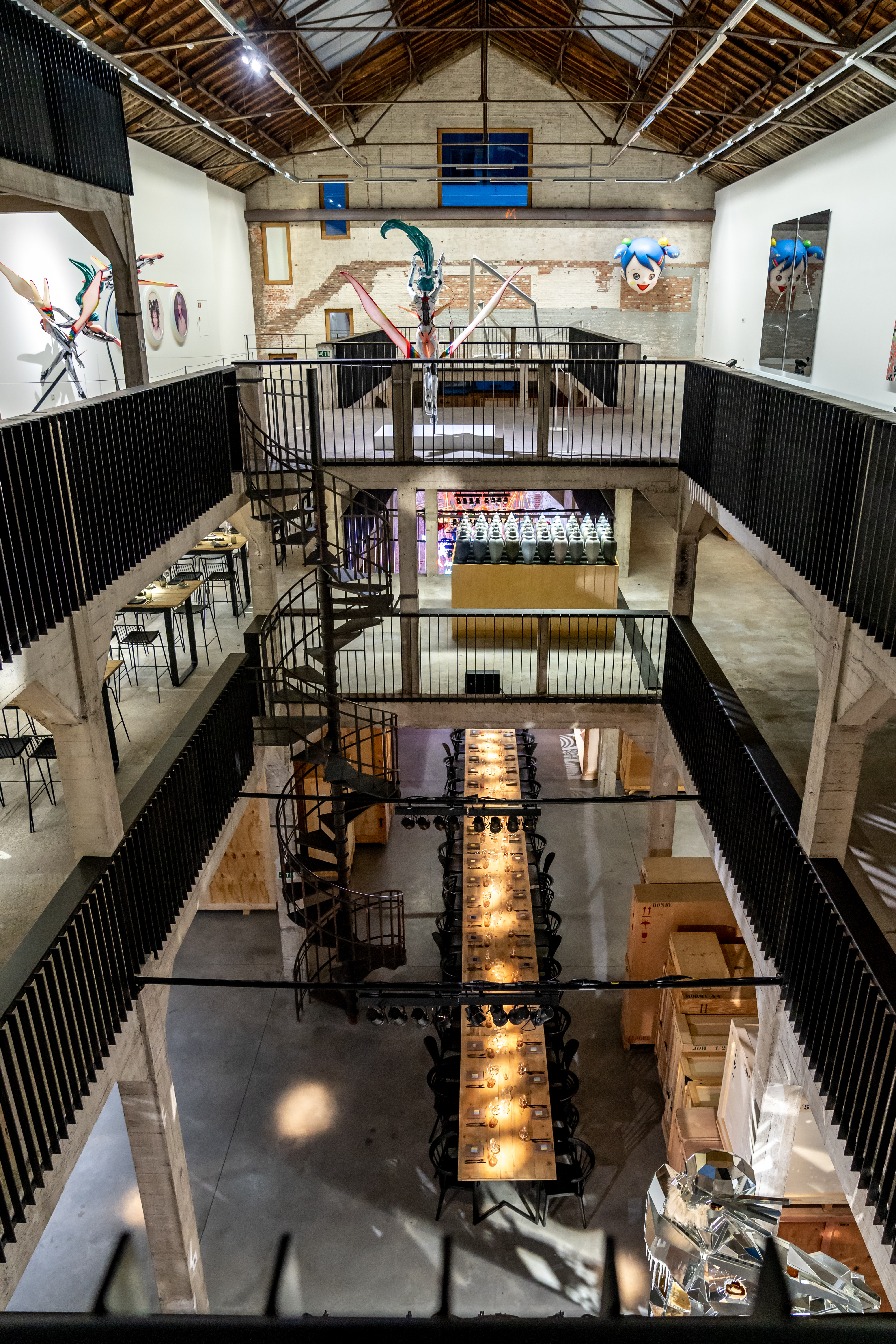 Dinersetting in het groen tijdens het jaarlijkse relatie-event R'Cuisine van Reynaers Aluminium