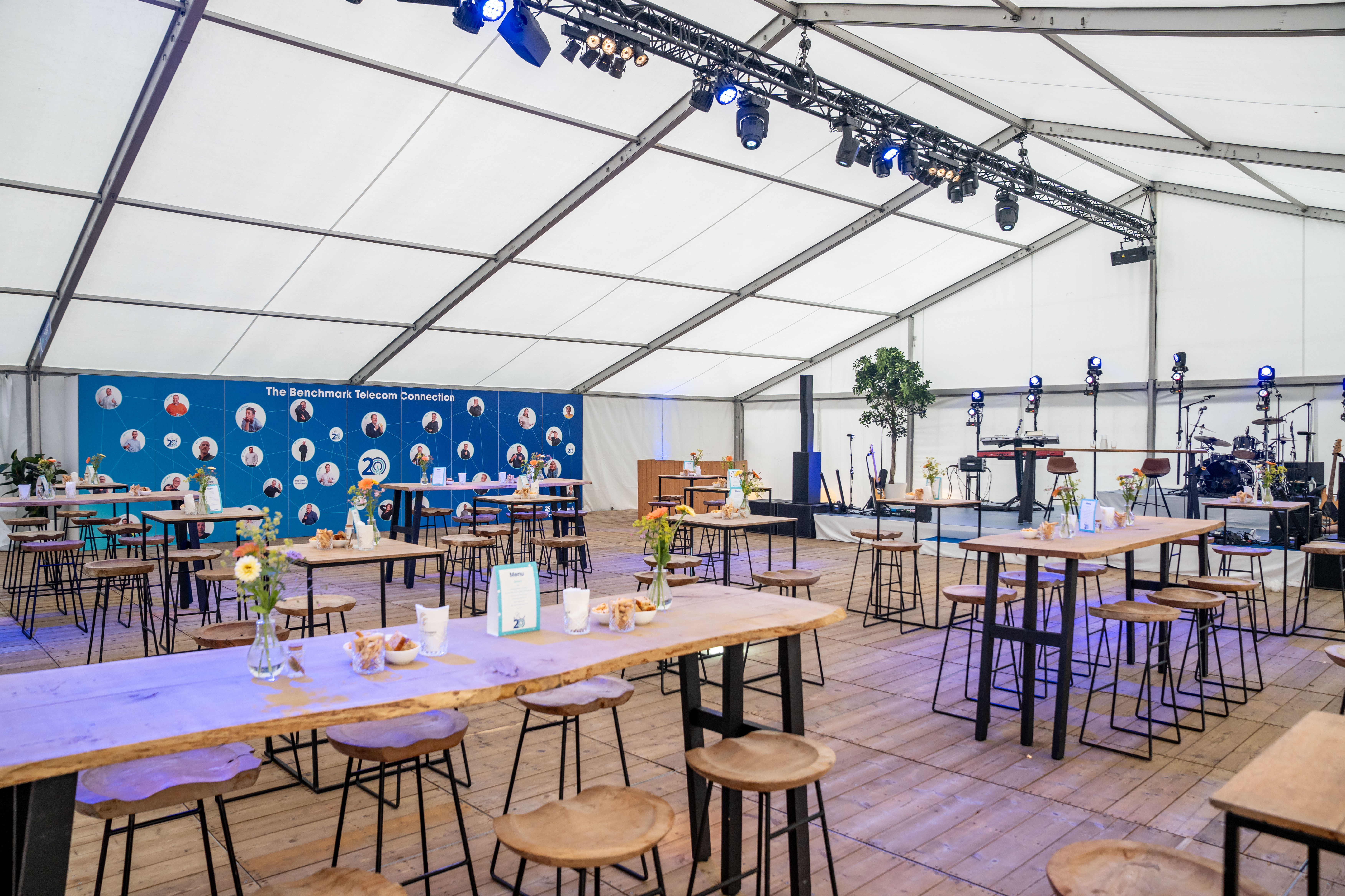 Eventopstelling voor het jubileumevent van 20 jaar Benchmark Telecom
