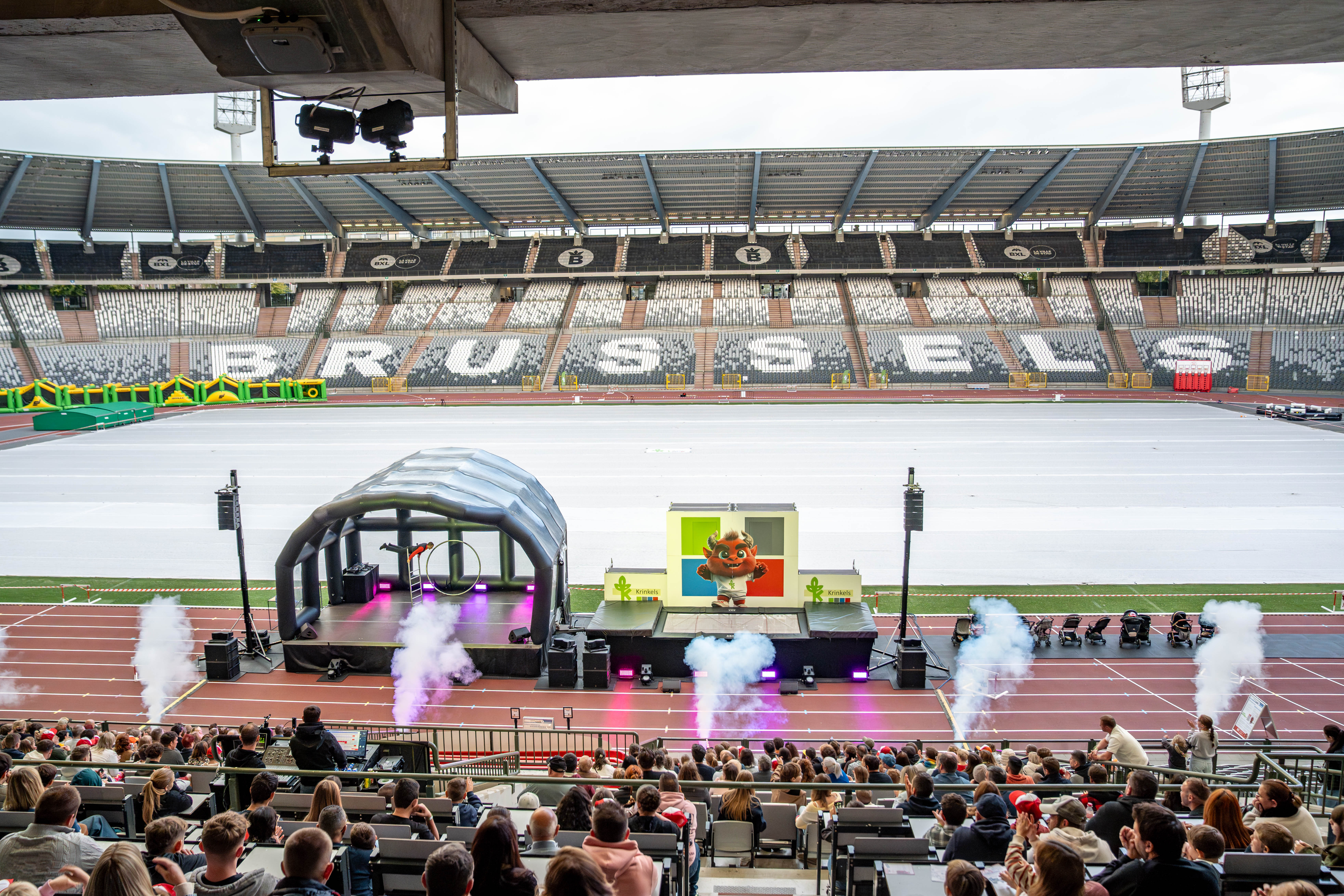 Familieshow tijdens de Krinkels Family Day 2025 in het Koning Boudewijnstadion