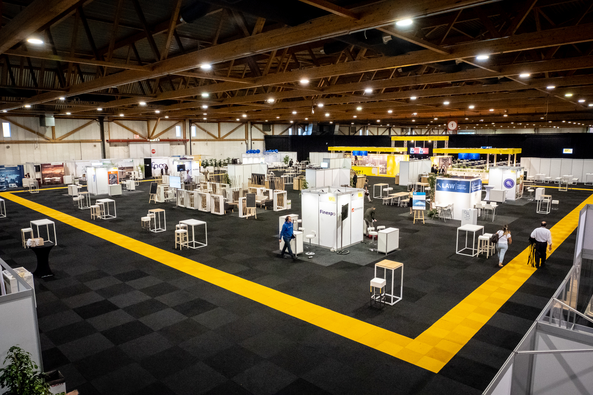 Beursvloer van de FIT Exportbeurs 2018 met exposanten, ontmoetingszones en internationale bedrijven in Brussel