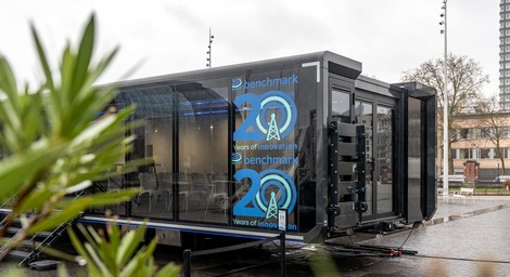 Voor Benchmark Telecom organiseerde The Media House een exclusieve B2B-roadshow rond de lancering van de nieuwe Ranger XL, een innovatieve mobiele zendmast voor kritieke communicatie en connectiviteitsoplossingen. Tijdens een reeks kleinschalige events in Brussel en Mechelen kregen key accounts, C-level beslissingsnemers en strategische partners de kans om als eerste kennis te maken met deze nieuwe technologie. De roadshow combineerde live demonstraties, productpresentaties en persoonlijke ontmoetingen in e
